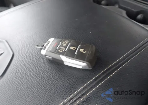 2023 Ram 1500 Laramie 4X4 5'7 Box z USA, uszkodzony, nr VIN 1C6SRFJT2PN588238